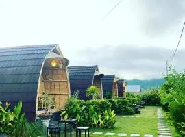 Tegal Bamboo Cottages & Private Hot Spring