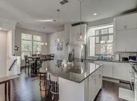 Elegant 3 BED Home Walk To Riverwalk/Pearl/St Mary