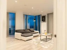 Luxury 2 Bed Penthouse with Stunning Views in Manchester City Centre