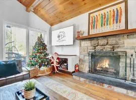 Ski Chalet I EV Charger Sauna I Hot Tub I Movie Room & Firepit I PET Friendly