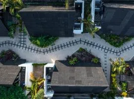 Beach Resort - Gili Trawangan - Bungalow next to Beach