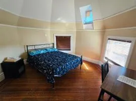 Guest house in Federal Hill next to Downtown, Restaurants, RI Hospital, Providence Mall, everything else
