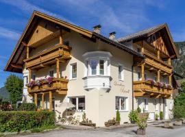 Landhaus Riedl, apartment in Scharnitz