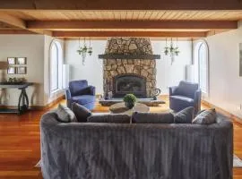 Vintage Terrace - Church chic retreat Hot tub