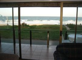 Blue Horizon Flat 8: Jeffreys Bay, Son Surf School yakınında bir otel