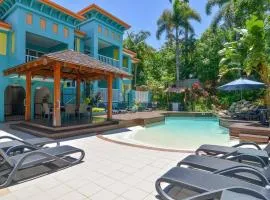 Coconut Palms - In the Heart of Port Douglas & Near the Beach