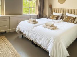 Newly Refreshed Family Retreat in Zoutelande, hotel i Zoutelande