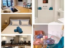 Modern 1BR - Leeds City Centre - Balcony Views