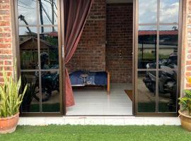 Private pool, 24pax, BBQ, Teratak Abah Rantau Panjang Kelantan, Hotel in Rantau Panjang