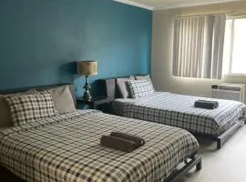 Affordable double queen bed apart in Beverly Hills