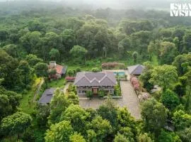 Stayvista at Coffee & Mist Luxury Retreat with Private Pool Coorg