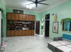 Delima Guest House Kangkar Pulai