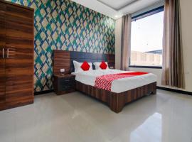Hotel O Om Palace, ξενοδοχείο στη Τζαϊπούρ