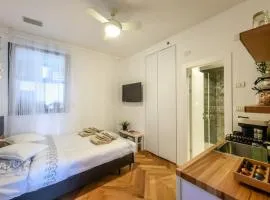 Stunning Modern Studio in Netanya from the beach