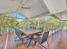 Upper Deck On Dobell, מלון בWangi Wangi