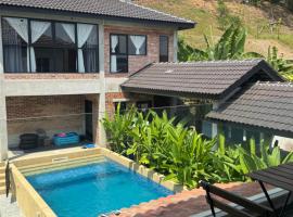 Bungalow Pool Villa, hotel in Port Dickson