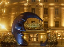 Radisson Collection Astorija Hotel, Vilnius, hotel with hot tubs in Vilnius