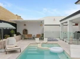 The Sanctuary Luxe Pool Retreat Near The Beach