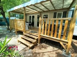 Luxe 6 persoons Chalet camping Leï Suves Cote d'Azur Roquebrune-sur argens