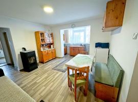 Csomor Apartman, hotel v destinaci Praid