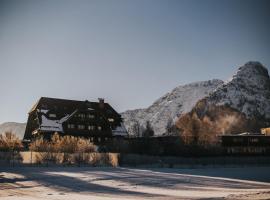 G'sund & Natur Hotel Die Wasnerin - Adults Only, hotel con bañera de hidromasaje en Bad Aussee