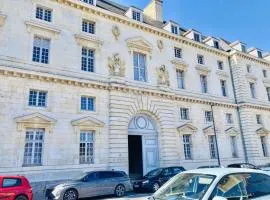 Appartement Design Centre Résidence Historique avec Parking