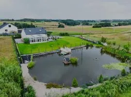 Willa Pałęczyno Pondside Retreat by BookingHost