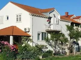 Lovely Apartment In Mali Ston With Wifi