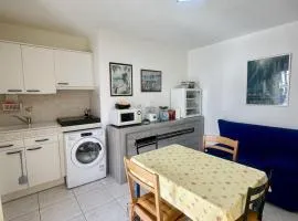 Apartment 2 steps from Ile-Rousse Beach