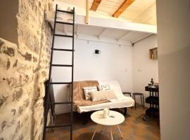 Studio cosy en plein cœur du centre-ville, Hotel in Avignon