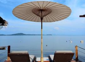 Tropical Sea Front House, hotel a Ko Po