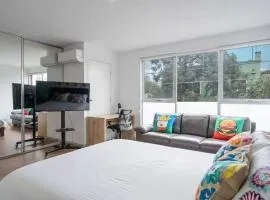 Stylish 2BR Brunswick Home