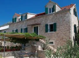 Nice Apartment In Bol With Wifi