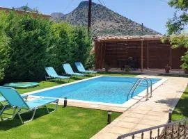 Sklavaki Traditional Villa - Private Pool & Views
