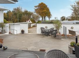 1 Bedroom Beautiful Home In Sams&oslash;, casa de campo em Kolby K&aring;s