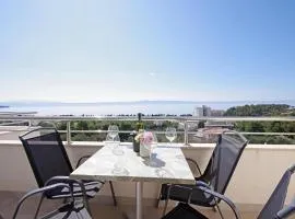 Gorgeous Apartment In Tucepi With House Sea View