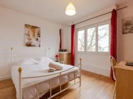 Villa Amistad- Chambre Olivier - centre - parking - jardin - logement partagé