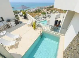 Luxury House with Private Pool, Jacuzzi and Wellness Spa