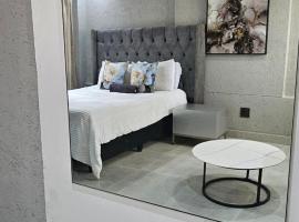 Questro Apartment Hotel, &xi;&epsilon;&nu;&omicron;&delta;&omicron;&chi;&epsilon;ί&omicron; &delta;&iota;&alpha;&mu;&epsilon;&rho;&iota;&sigma;&mu;ά&tau;&omega;&nu; &sigma;&epsilon; eNyamazaneni