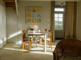 Experience Nature In A Rural Riverside Guesthouse, hotel a Paretz