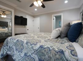 4 bedroom, 3 bathrooms Pool Home, hotel em Orange