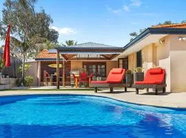 Twin Palms 4BRM Coastal Retreat with Pool & BBQ