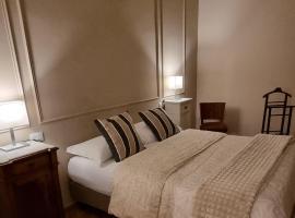 Dimora Largo Silvestro dell'Aquila- Centro Storico, μέρος για να μείνετε στη Λ' Άκουιλα