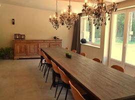 10 people Le Coin Perdu, khách sạn ở Aubenton