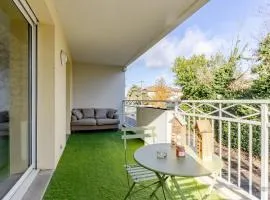 Le nid montois - centre - parking - balcon - wifi - lave linge et vaisselle