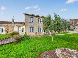Cozy Home In Touvre With Wifi, ξενοδοχείο σε Magnac-sur-Touvre