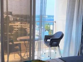 3rd Avenue Beach Apartments 3bedroom plus DSQ in Nyali
