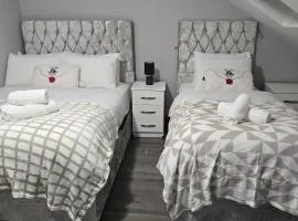 Heathrow roomzzzz BnB