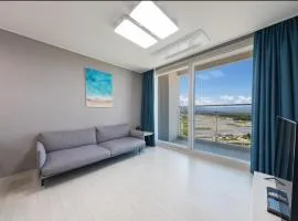 The 강릉 오션스테이 first