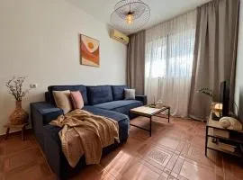 Flora Apartment - near the sea